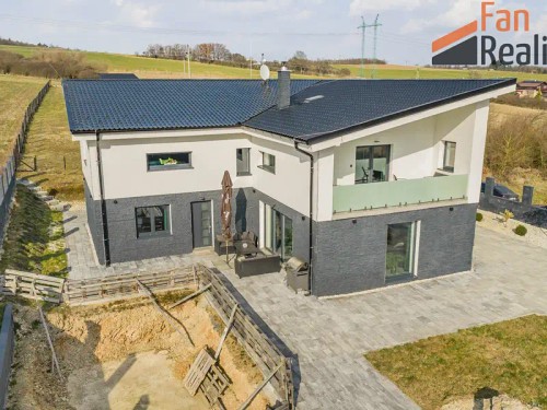 Prodej domu 210 m², pozemek 3132 m²