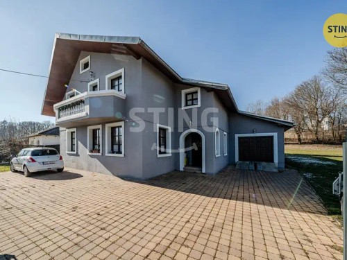 Prodej domu 220 m², pozemek 1361 m²