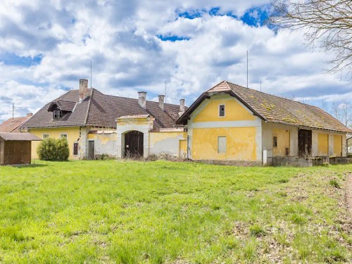 Prodej domu 400 m², pozemek 15909 m²