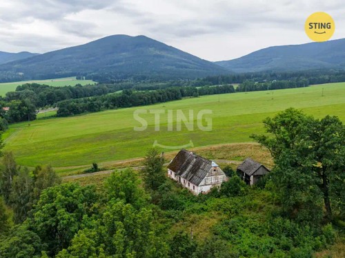 Prodej stavebního pozemku 1046 m²