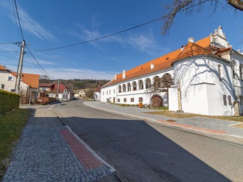 Prodej stavebního pozemku 1629 m²