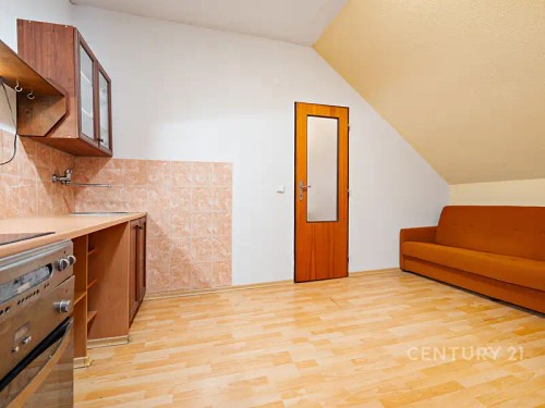 Prodej chalupy 648 m², pozemek 907 m²