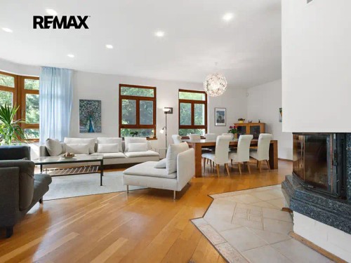 Prodej domu 500 m², pozemek 2240 m²