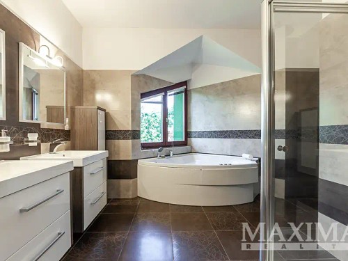 Prodej domu 232 m², pozemek 931 m²