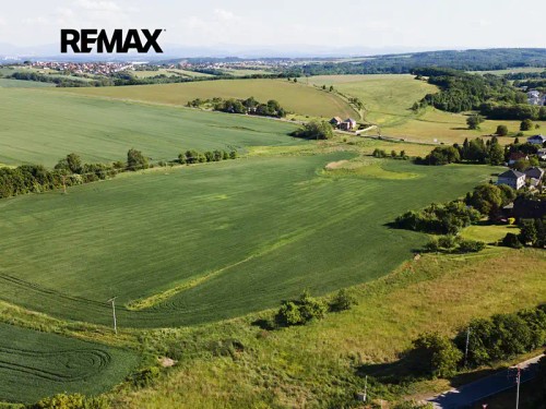Prodej stavebního pozemku 1724 m²