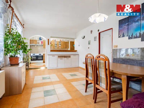 Prodej domu 350 m², pozemek 7949 m²