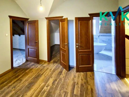 Prodej domu 270 m², pozemek 183 m²