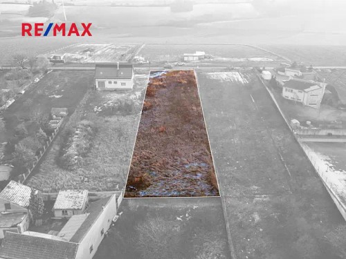 Prodej stavebního pozemku 1998 m²