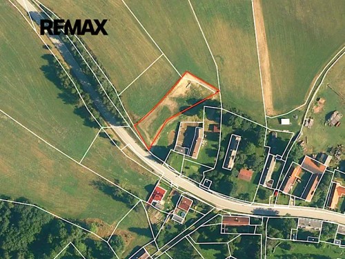 Prodej stavebního pozemku 1670 m²
