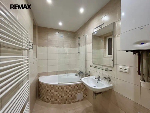 Prodej domu 450 m², pozemek 100 m²