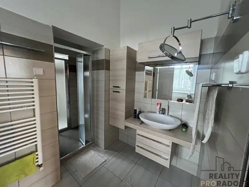 Prodej domu 443 m², pozemek 221 m²