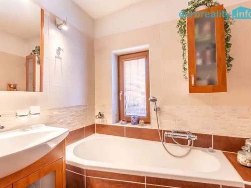 Prodej domu 196 m², pozemek 2259 m²