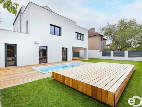 Prodej vily 375 m², pozemek 485 m²
