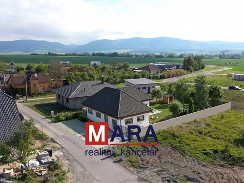 Prodej stavebního pozemku 1000 m²
