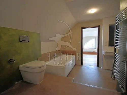 Prodej domu 325 m², pozemek 304 m²