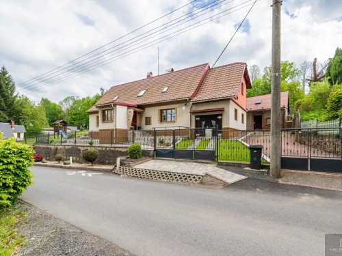 Prodej domu 214 m², pozemek 1338 m²