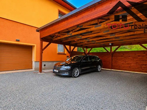 Prodej domu 240 m², pozemek 1129 m²