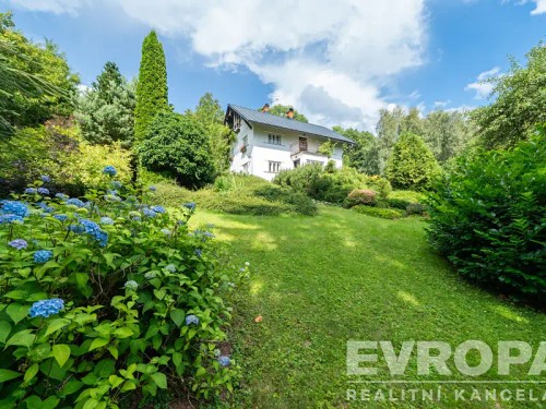 Prodej domu 242 m², pozemek 29596 m²