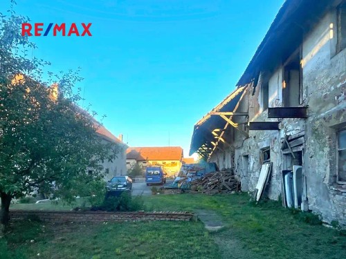 Prodej domu 400 m², pozemek 2175 m²