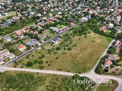 Prodej stavebního pozemku 1593 m²
