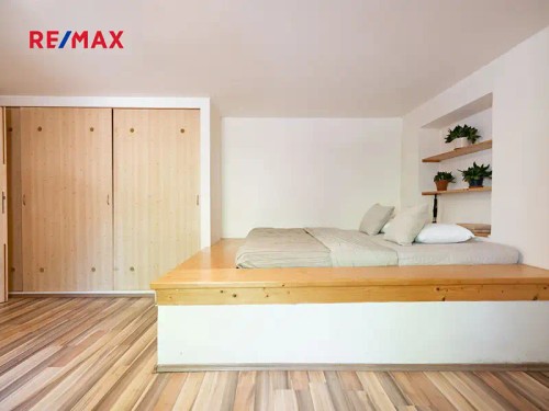 Prodej domu 770 m², pozemek 9150 m²