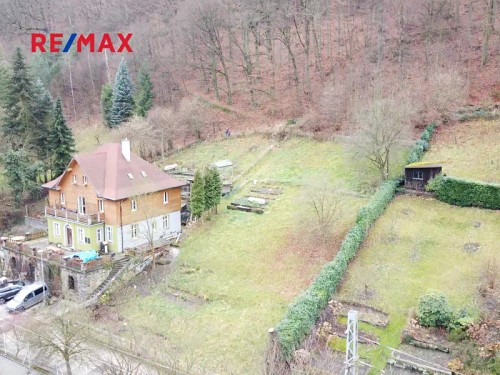 Prodej stavebního pozemku 1057 m²