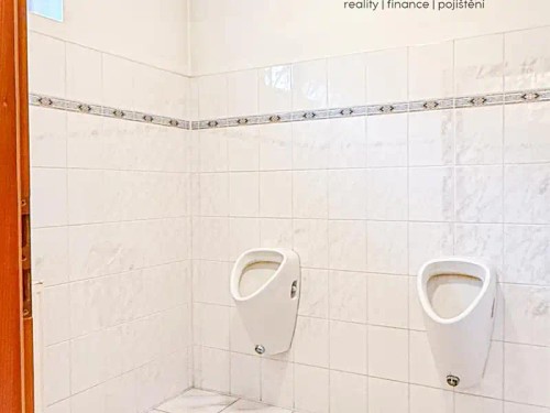 Prodej domu 1228 m², pozemek 5167 m²