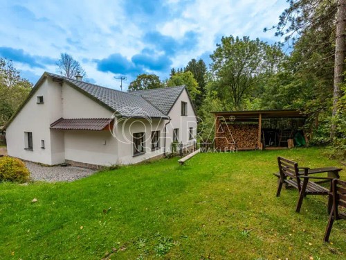 Prodej chalupy 216 m², pozemek 987 m²