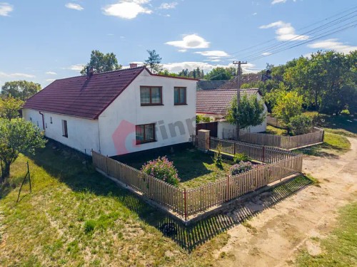 Prodej domu 250 m², pozemek 927 m²