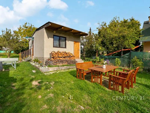 Prodej stavebního pozemku 1200 m²