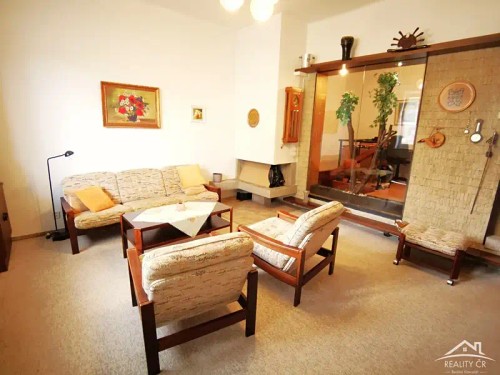 Prodej vily 252 m², pozemek 516 m²
