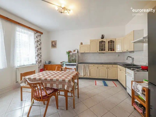 Prodej domu 380 m², pozemek 615 m²
