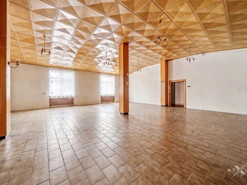 Prodej domu 932 m², pozemek 1353 m²