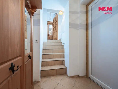 Prodej domu 300 m², pozemek 1340 m²