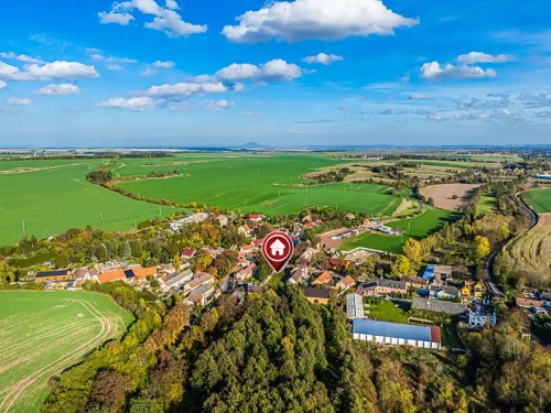 Prodej stavebního pozemku 1442 m²