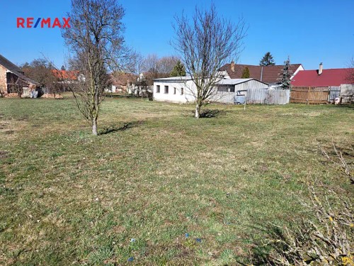 Prodej stavebního pozemku 2100 m²