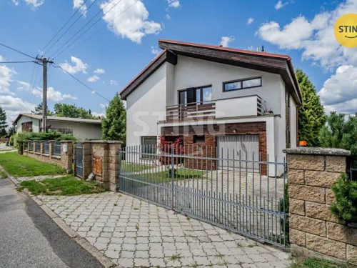 Prodej vily 300 m², pozemek 1197 m²