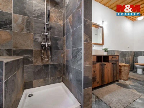 Prodej chalupy 260 m², pozemek 2511 m²