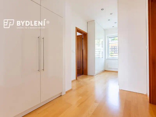 Prodej domu 382 m², pozemek 747 m²