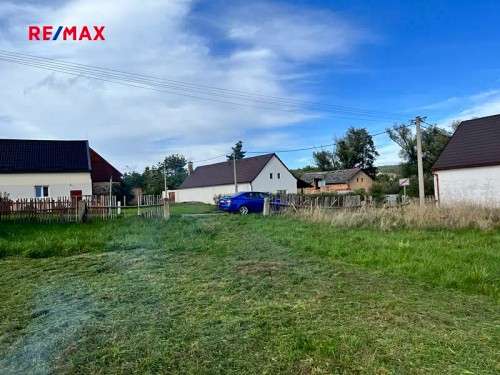 Prodej stavebního pozemku 1216 m²