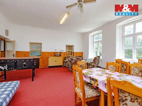 Prodej domu 386 m², pozemek 1335 m²