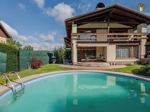 Prodej domu 331 m², pozemek 1512 m²