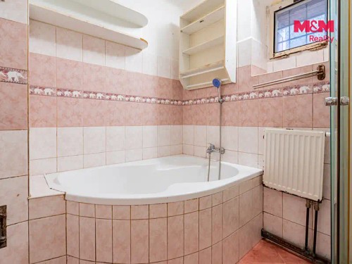 Prodej domu 210 m², pozemek 7574 m²