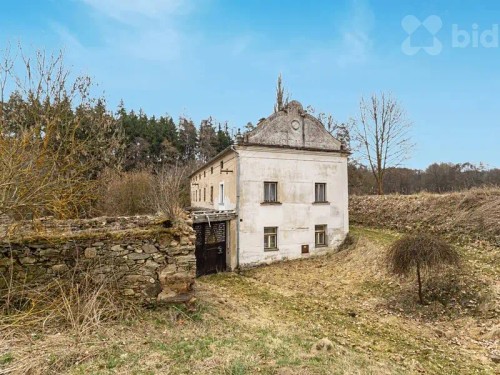 Prodej domu 950 m², pozemek 24944 m²