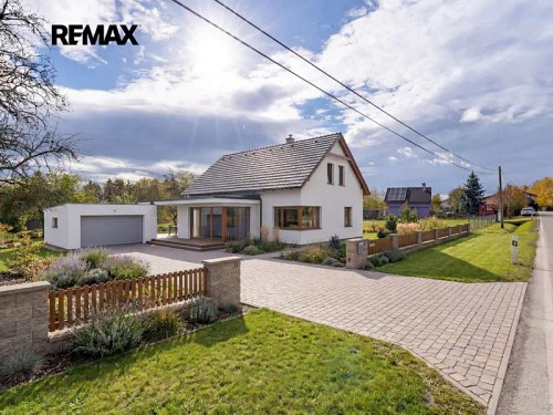 Prodej stavebního pozemku 1353 m²