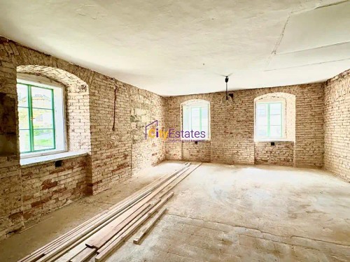 Prodej domu 700 m², pozemek 2500 m²