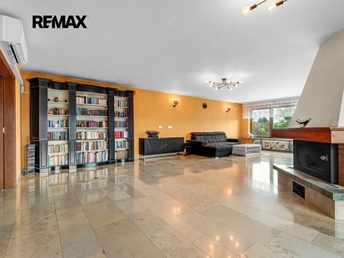 Prodej domu 570 m², pozemek 1464 m²