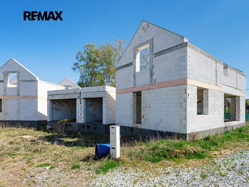 Prodej stavebního pozemku 7643 m²