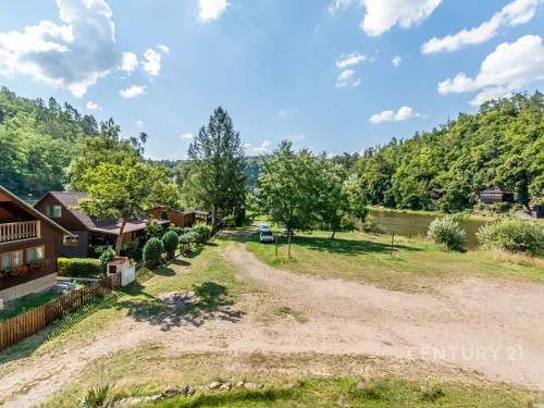 Prodej domu 1310 m², pozemek 870 m²