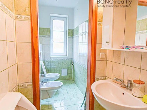 Prodej domu 1228 m², pozemek 5167 m²